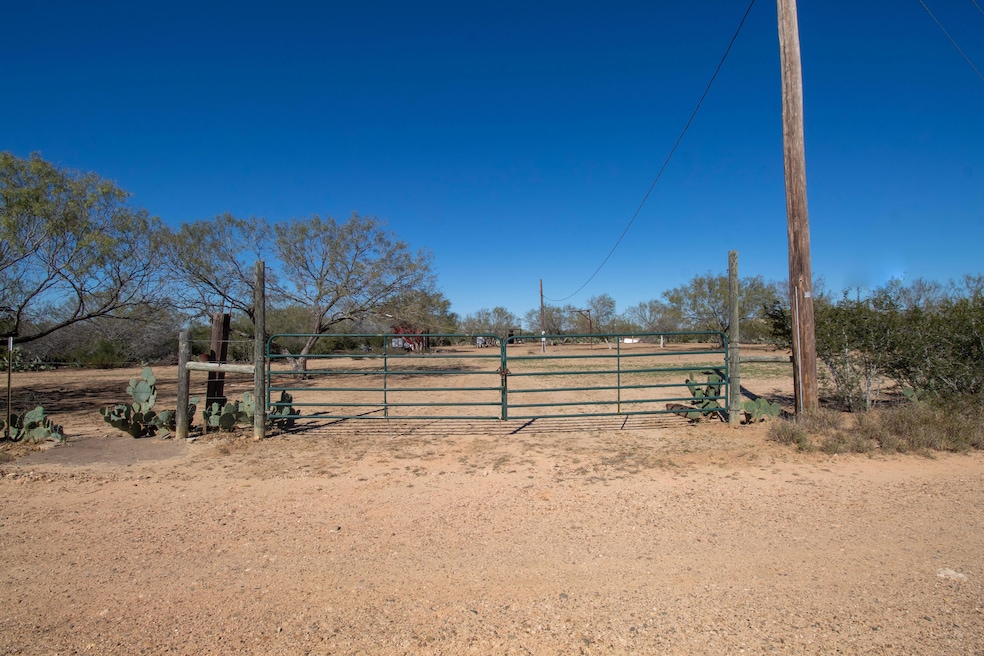 630 Los Huisaches Rd, Laredo, TX 78045 - photo 1