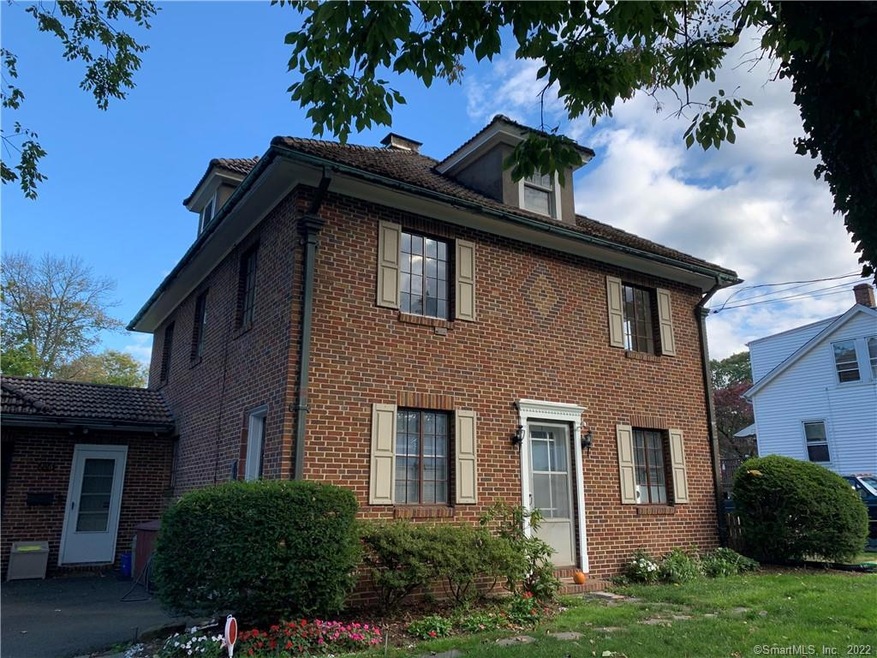 204 Summer St unit 2, New Canaan, CT 06840 - photo 1