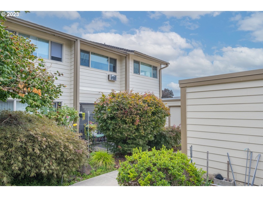 1100 N Meridian St unit 11, Newberg, OR 97132 - photo 1