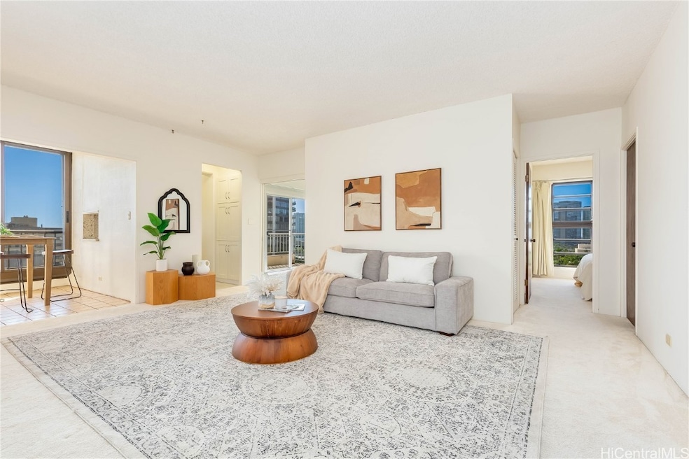 Large, bright, sensible space with bedrooms on opposite sides of the living room.