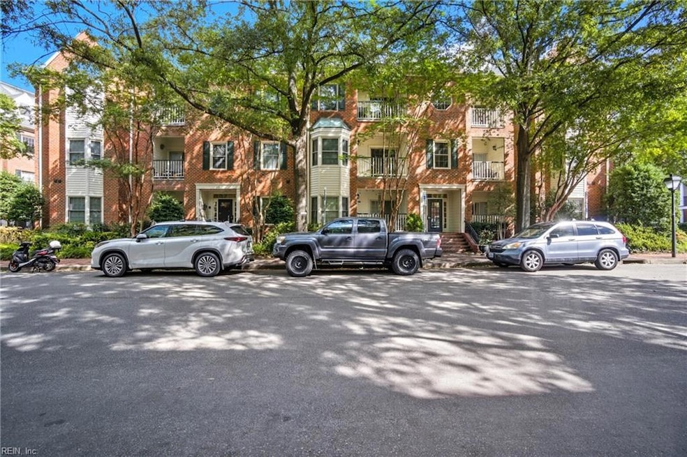 230 College Place unit 213, Norfolk, VA 23510 - photo 1