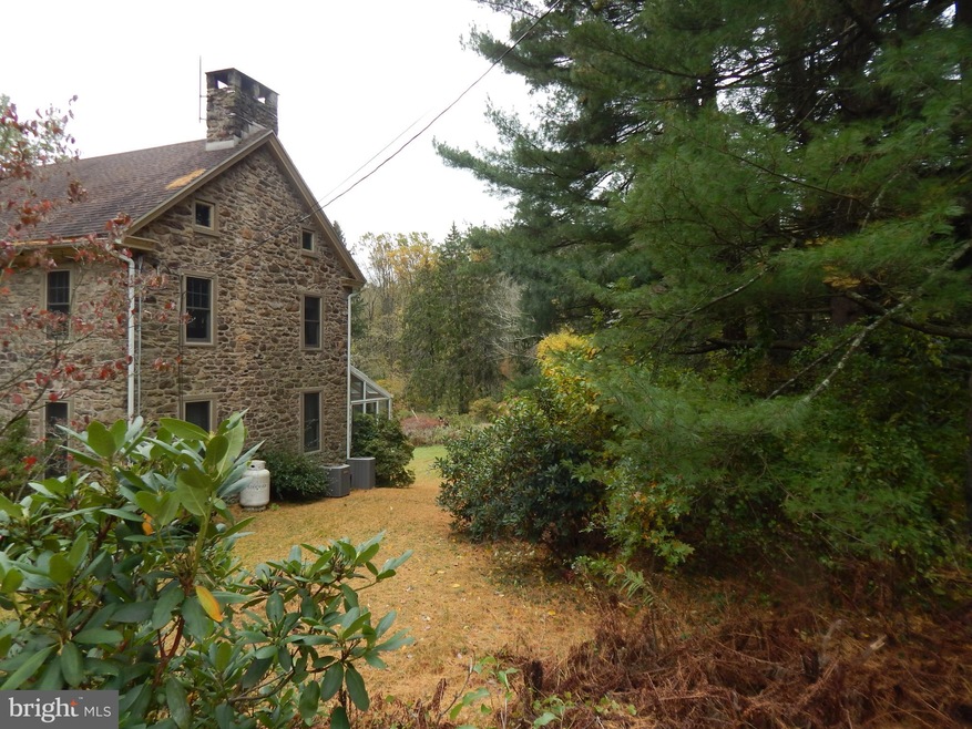 404 Locust Rd, Boyertown, PA 19512 - photo 1