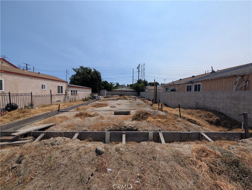 1114 E Glencoe St, Compton, CA 90221 - photo 1