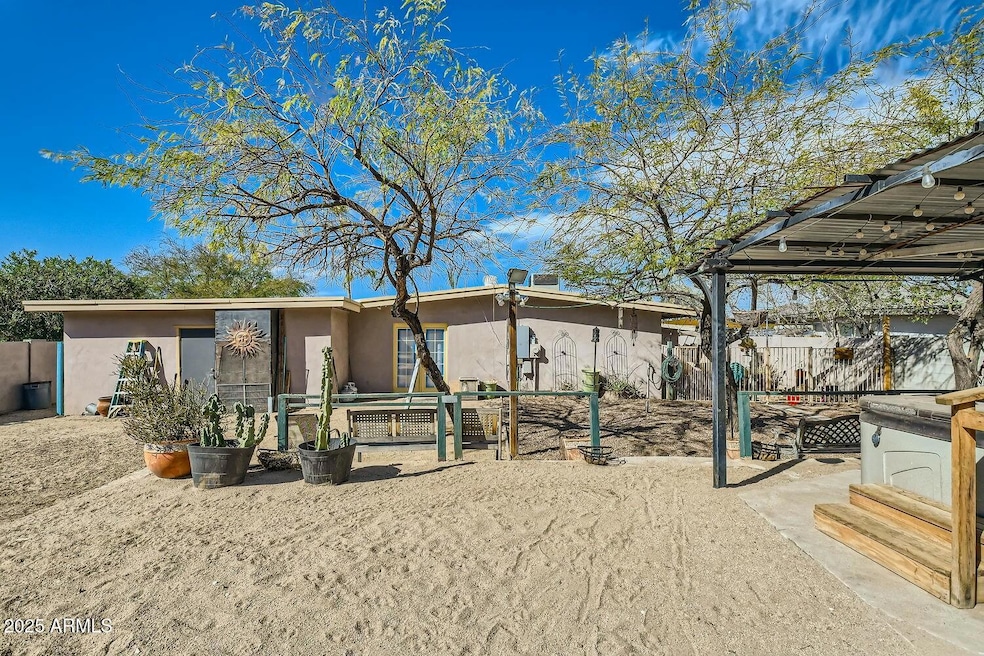 9031 N 14th St, Phoenix, AZ 85020 - photo 1