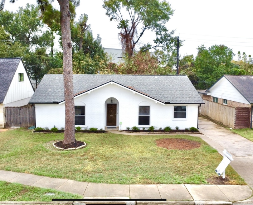 1415 Mapleton Dr, Houston, TX 77043 - photo 1