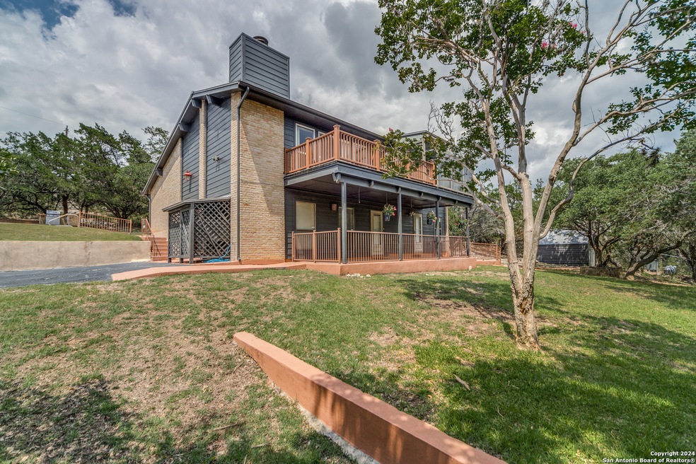 8818 Canyon Crest Dr, Boerne, TX 78006 - photo 1