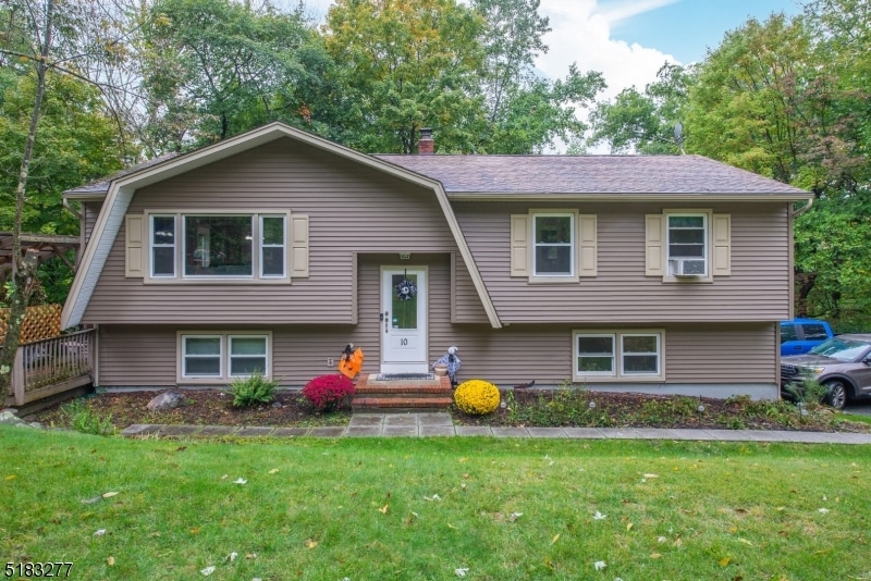 10 Yuma Ln, Ringwood, NJ 07456 - photo 1