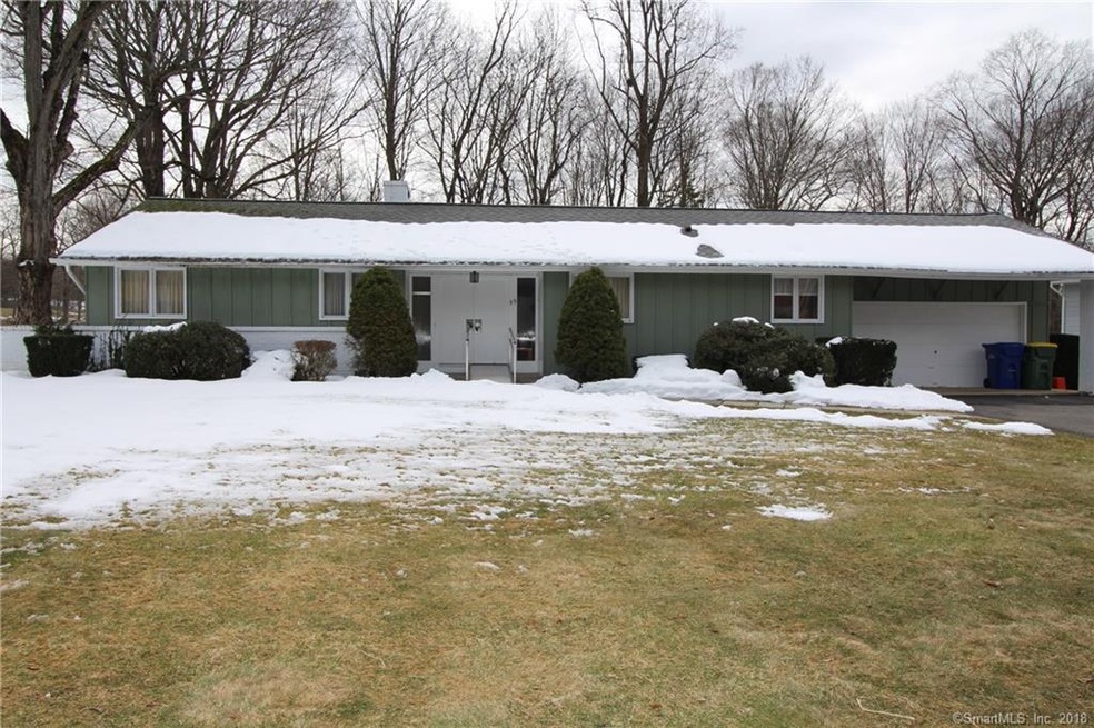 99 Maybrook Rd, Waterbury, CT 06708 - photo 1