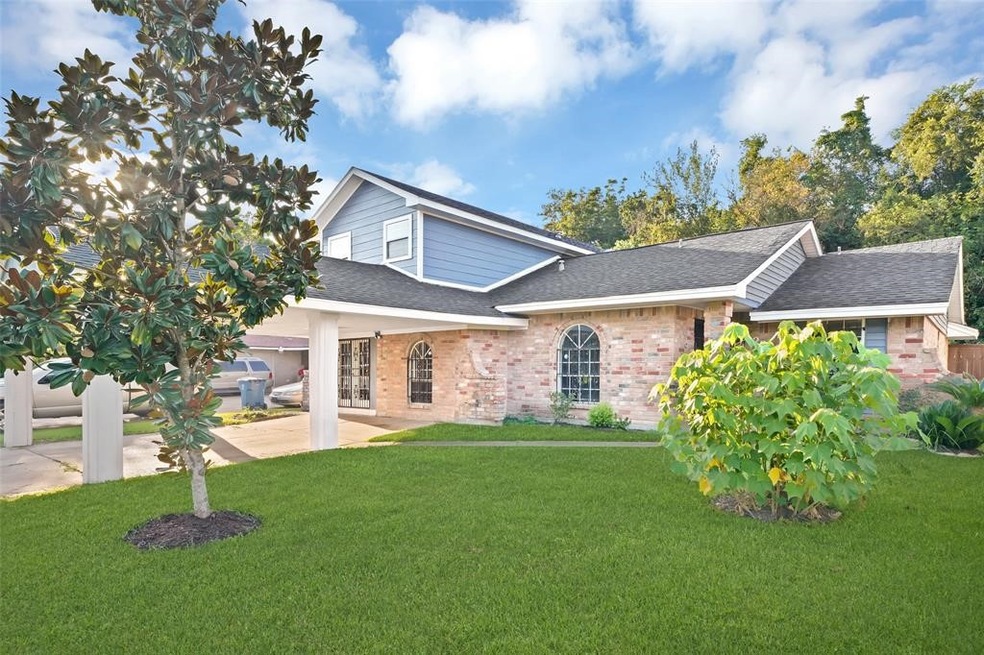 2210 Mosher Ln, Houston, TX 77088 - photo 1