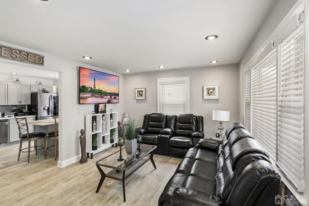 28 Wagner St, Fords, NJ 08863 - photo 1