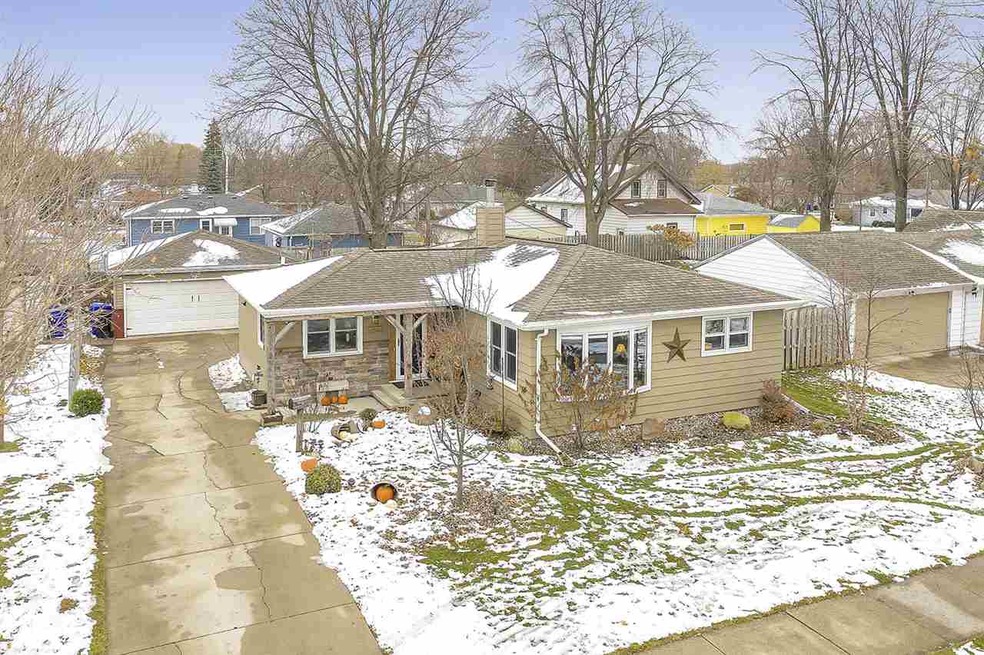 1512 N Elinor St, Appleton, WI 54914 - photo 1