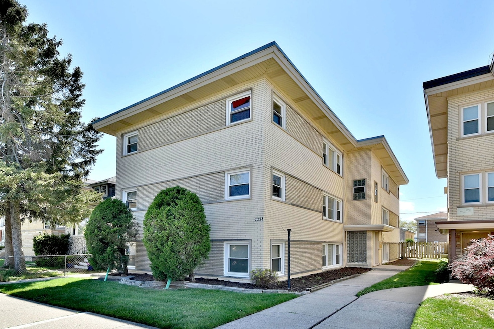 2334 N 72nd Ct unit 2W, Elmwood Park, IL 60707 - photo 1