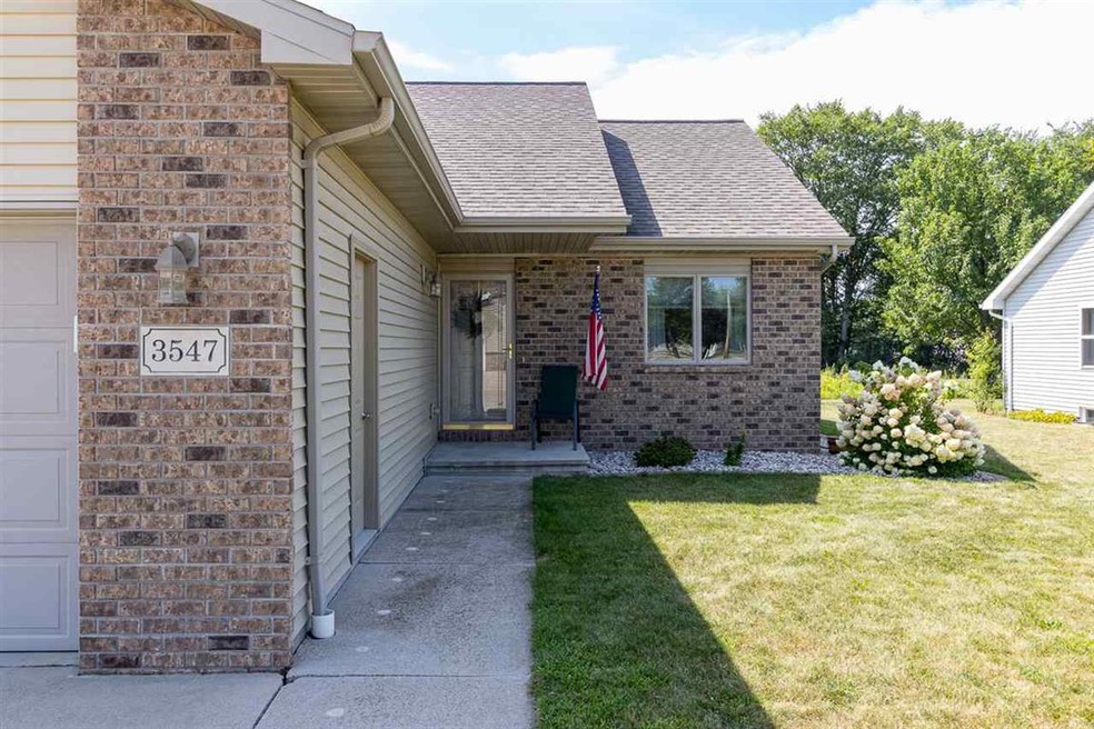3547 N Terri Ln, Appleton, WI 54914 - photo 1