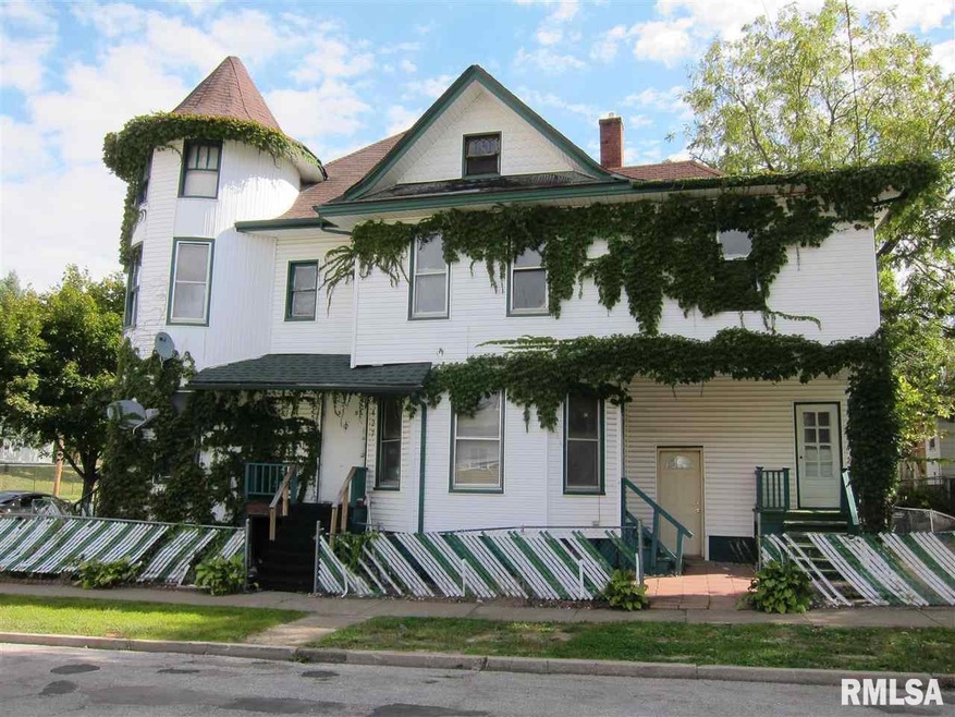 427 W 14th St, Davenport, IA 52803 - photo 1