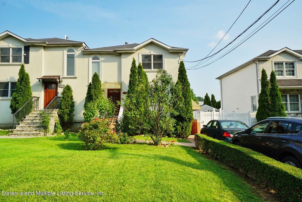 3226 Richmond Rd, Staten Island, NY 10306 - photo 1