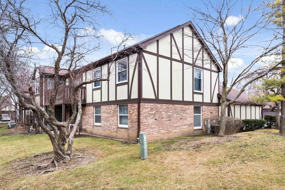 2630 Northampton Dr unit 11A1, Rolling Meadows, IL 60008 - photo 1