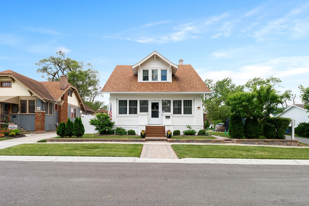 maxwell street view front