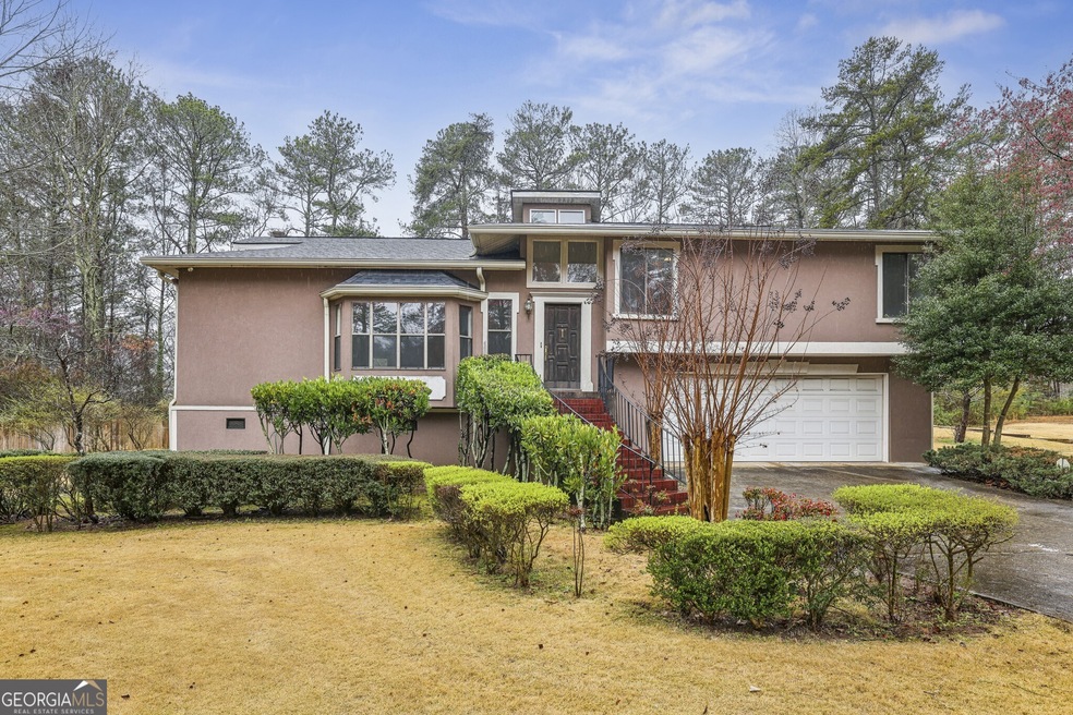 Contemporary Home In The Highly Desirable East Cob