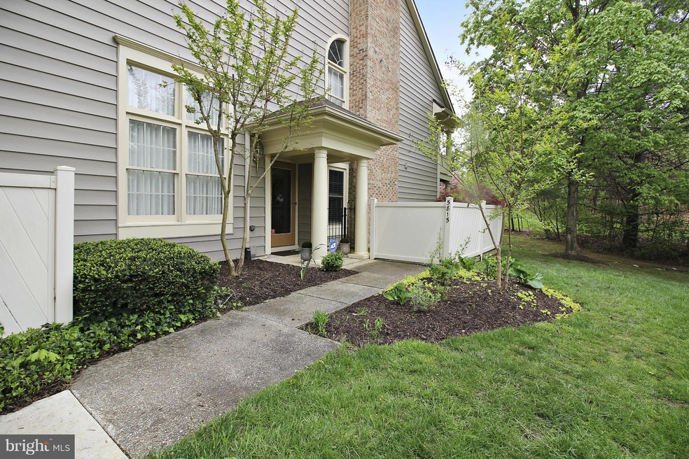 5815 Linden Square Ct, Rockville, MD 20852 - photo 1