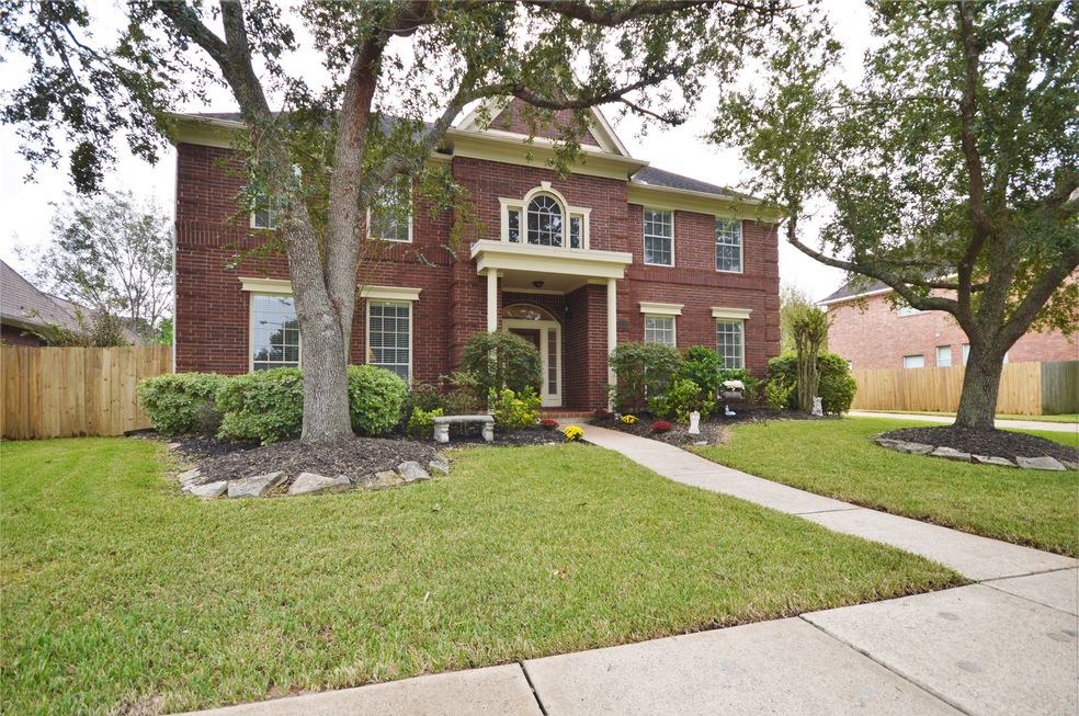 509 Eagle Lakes Dr, Friendswood, TX 77546 - photo 1