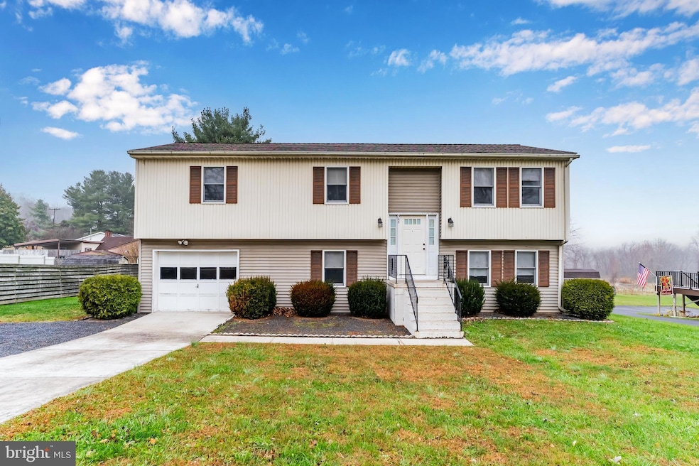 548 S Mountain Rd, Dillsburg, PA 17019 - photo 1