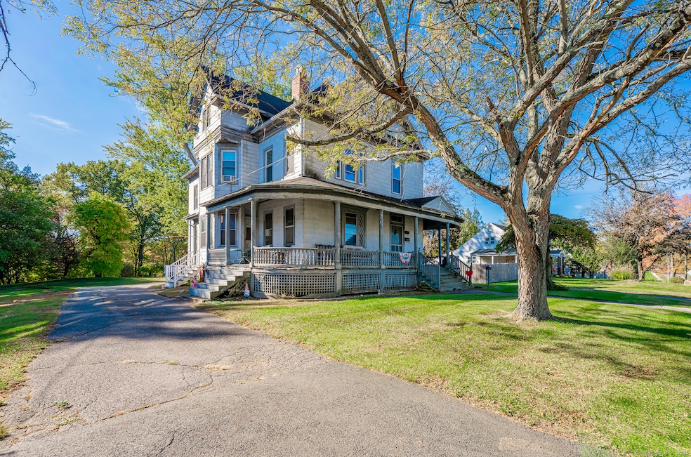 Pending $329,900 • Co-Listing Agent