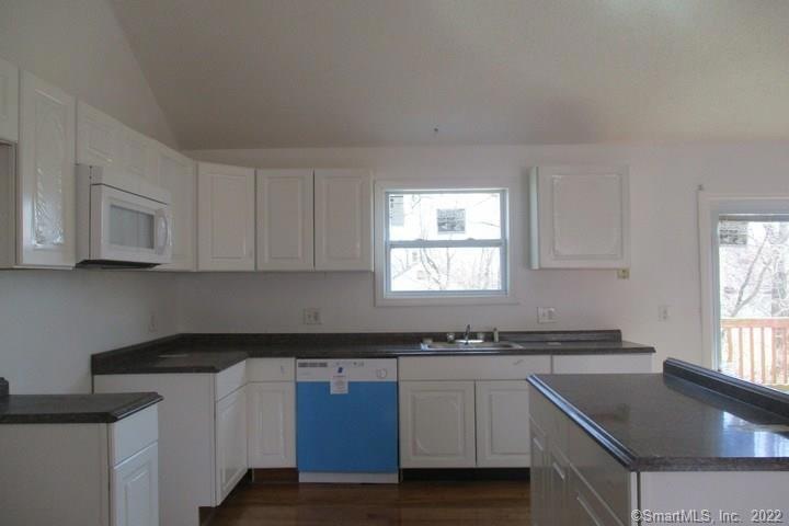19 Visconti Ave, Waterbury, CT 06704 - photo 1
