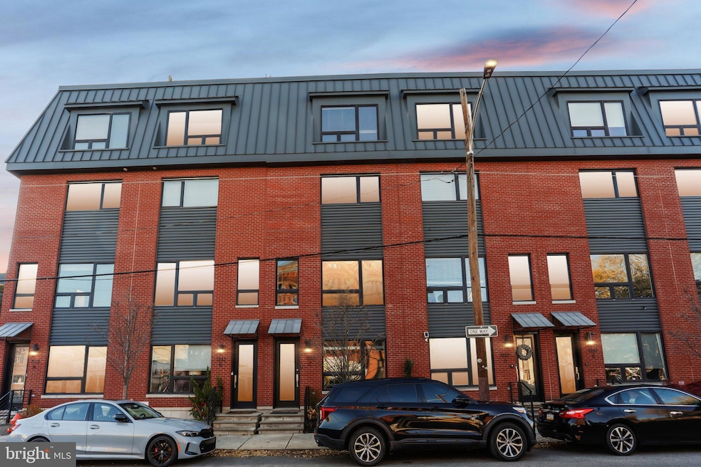 1332 S 3rd St unit C, Philadelphia, PA 19147 - photo 1