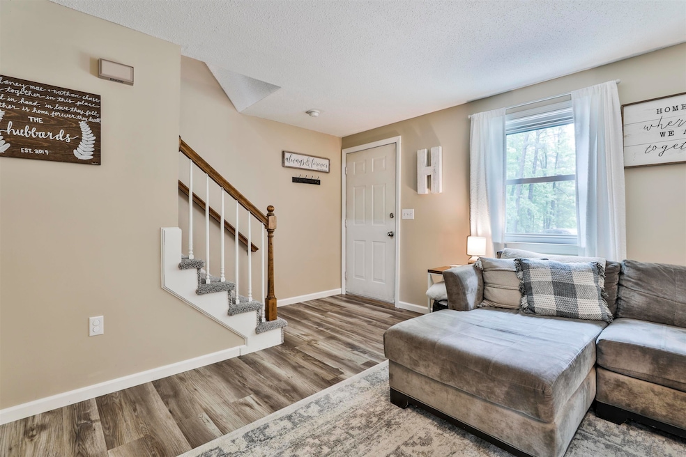 9 Cub Cir unit 13, Amherst, NH 03031 - photo 1