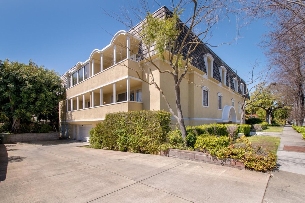Chantilly Apartments
