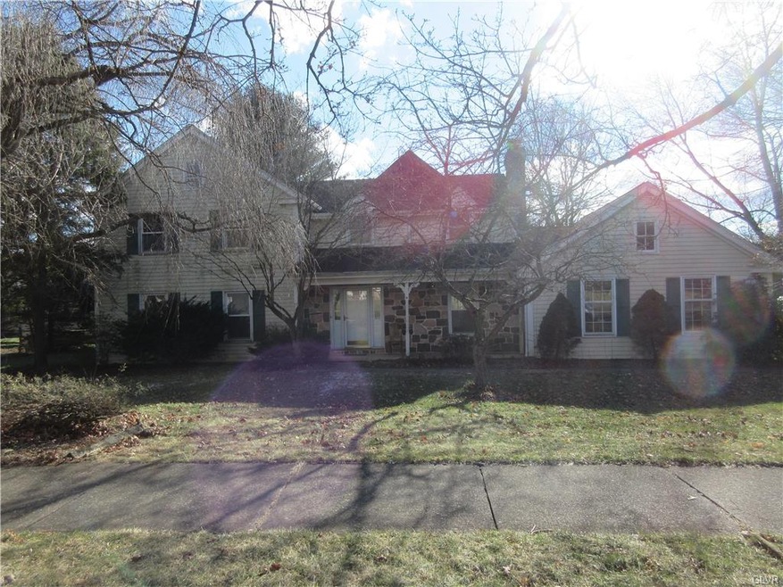 4900 Meadowview Dr, Macungie, PA 18062 - photo 1