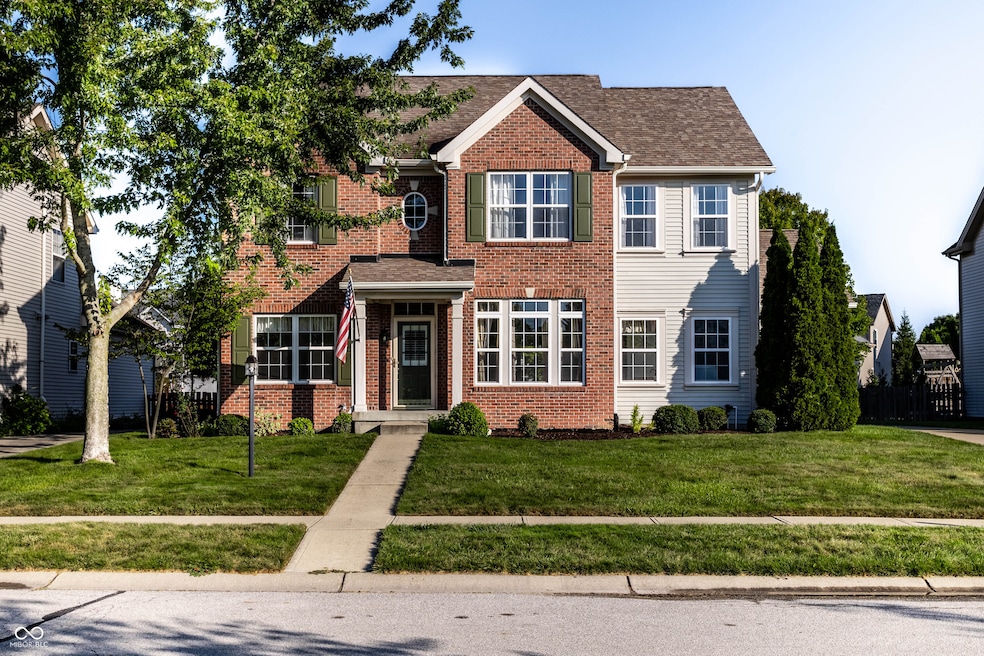 11244 Hearthstone Dr, Fishers, IN 46037 - photo 1