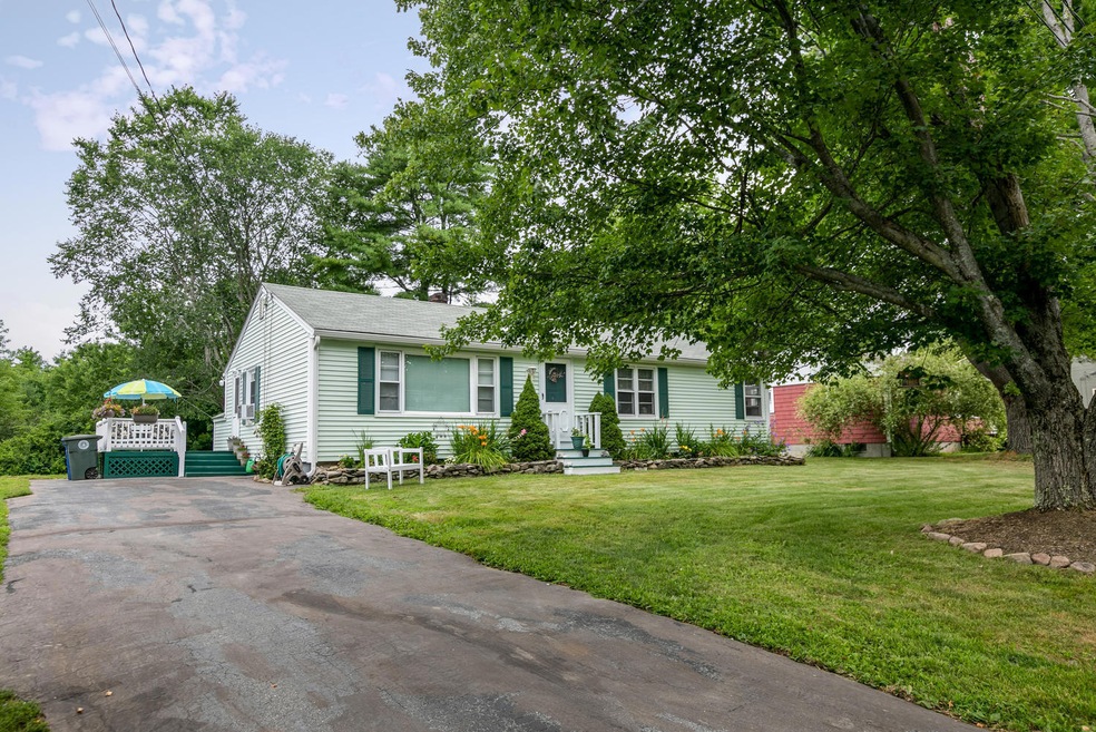 21 Fairmont Rd Westbrook ME-large-001-04