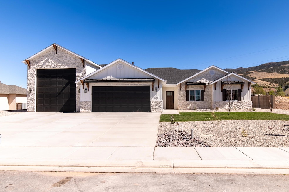 4256 N Tomahawk