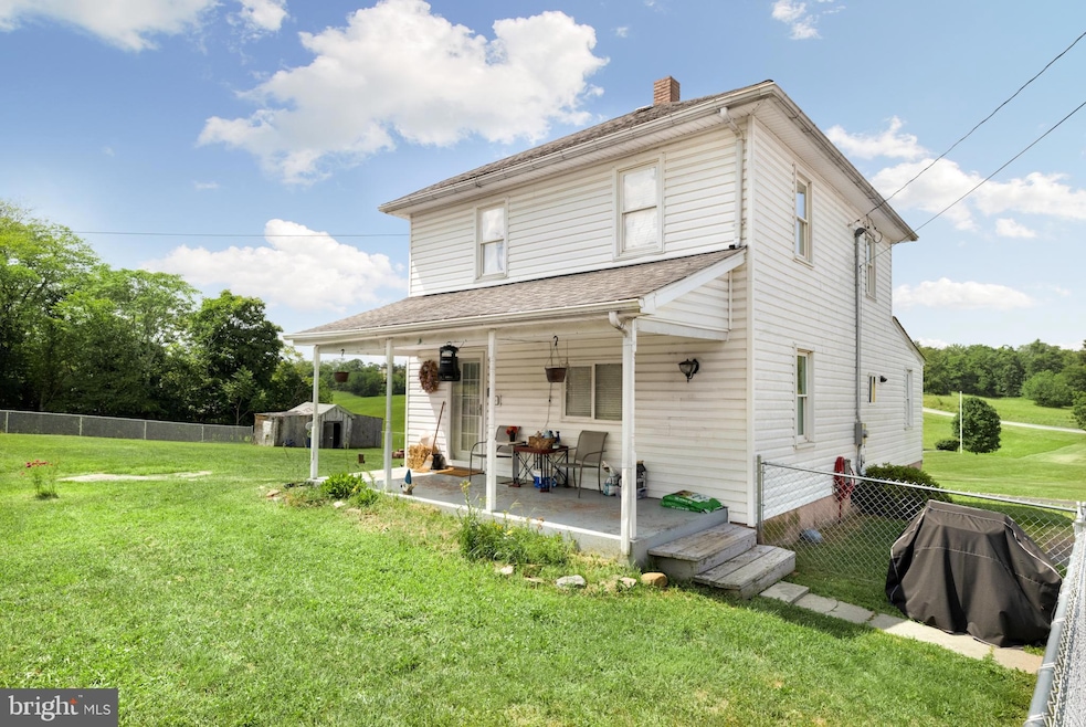 1418 Fairfax St, Berkeley Springs, WV 25411 - photo 1