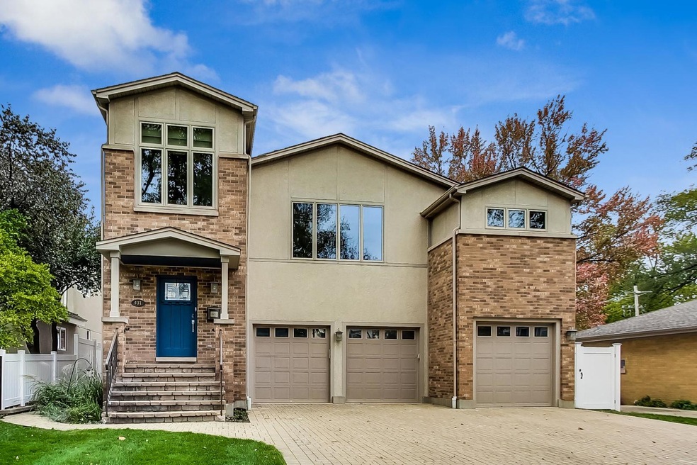 431 E East Ct, Elmhurst, IL 60126 - photo 1