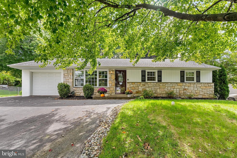 3012 Chestnut St, Lafayette Hill, PA 19444 - photo 1