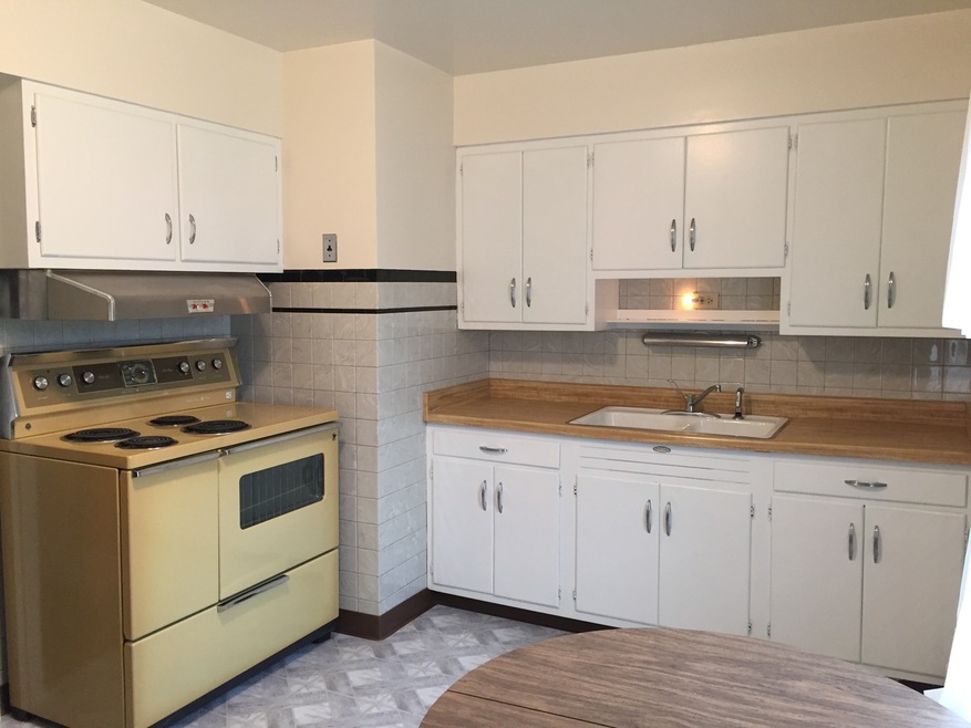 2007 Pearsall Pkwy, Waukegan, IL 60085 - photo 1