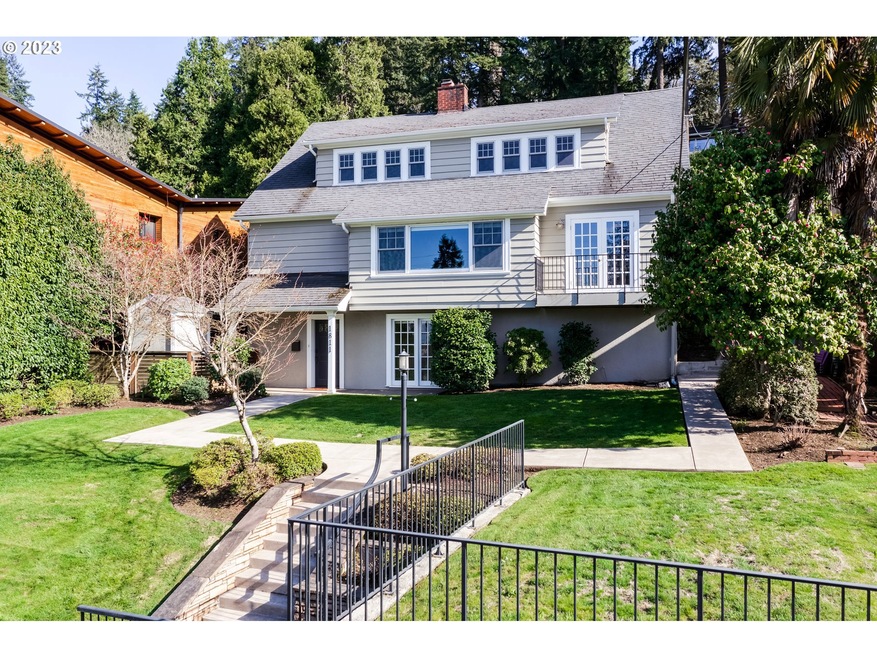 1811 Fairmount Blvd, Eugene, OR 97403 - photo 1