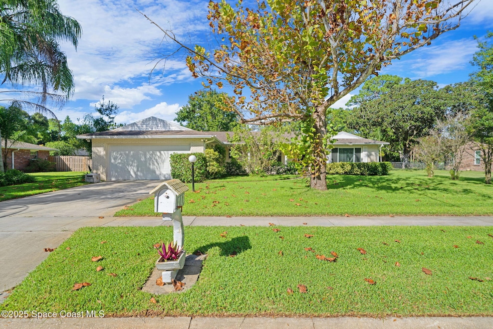 611 Dundee Cir, Melbourne, FL 32904 - photo 1