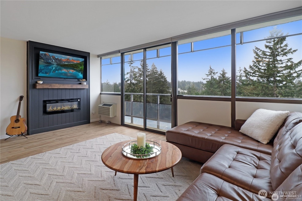 1910 Evergreen Park Dr SW unit 905, Olympia, WA 98502 - photo 1