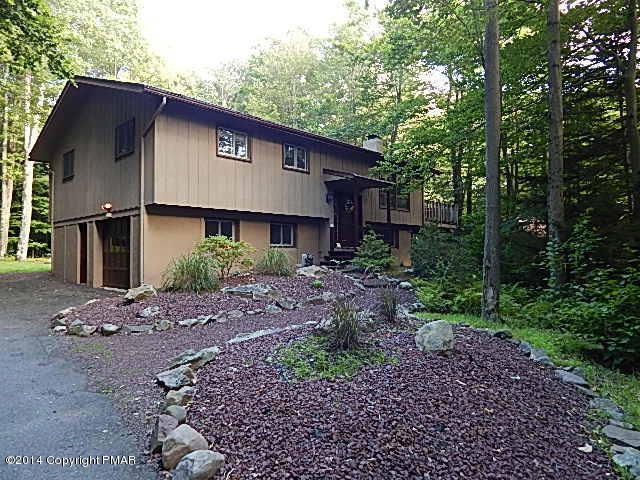 2431 Overlook Ln, Pocono Pines, PA 18350 - photo 1