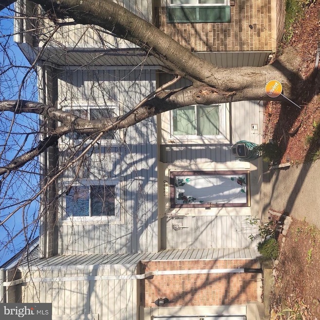 12509 Willow Spring Cir, Germantown, MD 20874 - photo 1