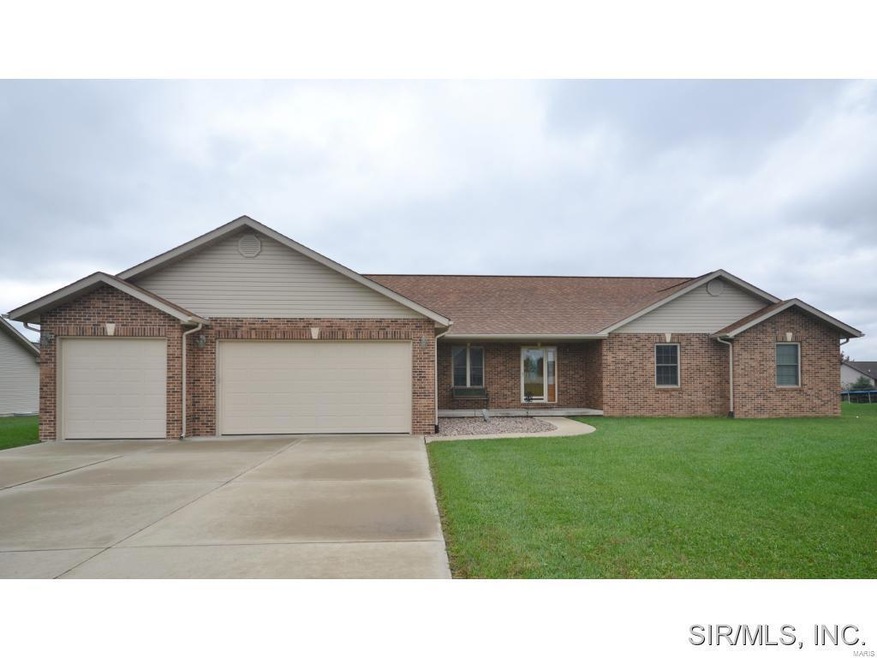 320 Sleeping Indian Dr, Freeburg, IL 62243 - photo 1