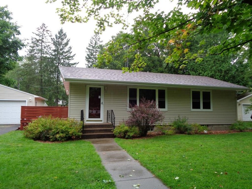 213 16th St NE, Menomonie, WI 54751 - photo 1