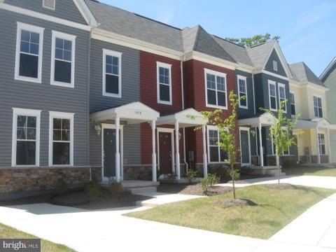 5038 Kimi Gray Ct SE, Washington, DC 20019 - photo 1