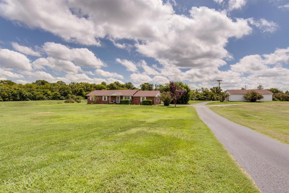 Welcome Home to Nashville Hwy!