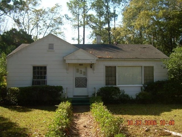 1424 W Whitney Ave, Albany, GA 31707 - photo 1