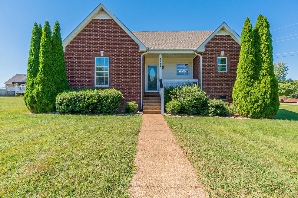 109 Miles Dr, Portland, TN 37148 - photo 1