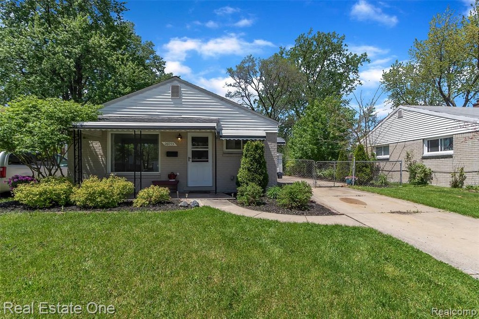 26053 Kathy St, Roseville, MI 48066 - photo 1